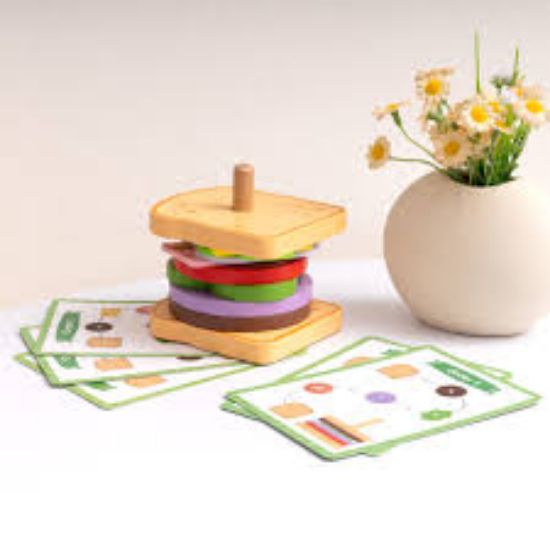 Picture of MAKING A SANDWICH